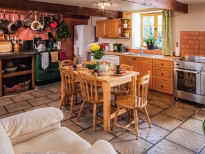Kitchen/diner | Hen EfailOld Smithy, Tregaron