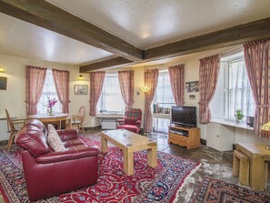 Open plan living/dining room/kitchen | Tinkerbell, Glenprosen, by Kirriemuir