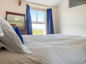 Wonderful double bedded room | Downhouse - Downhouse Cottages, Trebarwith, near Delabole
