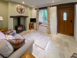 Living room/dining room | Folly Cottage, Avening, near Tetbury