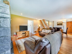Living area | Dolgoed House - Cennen Cottages, Bethlehem