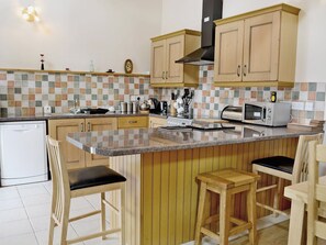 Open plan living/dining room/kitchen | Dol Afon, Llanuwchllyn, nr. Bala