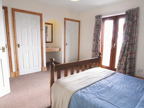 Double bedroom | Seacrest Cottage, Pendine