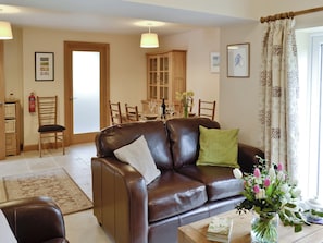 Open-aspect lounge and dining room | Dippers’ Folly - Jeffries Mill Cottages, Spring Gardens, Frome