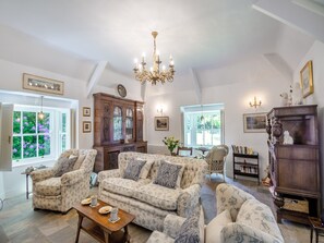 Living room | Ty Het, Llanfairpwllgwyngyll, Anglesey