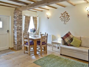 Open-plan living space | Puffin Cottage - Manor Farm Cottages, Buckton, near Flamborough