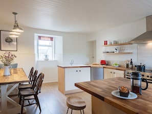 Light and airy kitchen/dining room | High Ranachan, Campbeltown