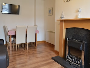 Living room/dining room | Crystal River Cottage, Trefor, near Caernarfon