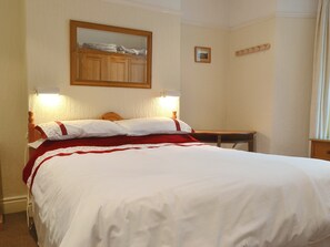 Comfy double bedroom | Skiddaw - Hillside Apartments, Keswick