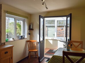 Dining room | Augustus Cottage, Llangadog, near Llandeilo