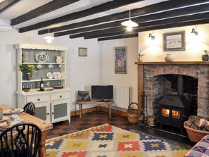 Large, spacious living/ dining room | Gerlan, Tregaron