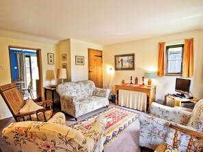 The Stables sitting room | The Stables, Saxtead, nr. Framlingham