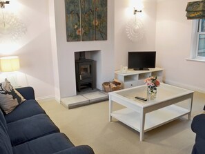 Living room | Bitchfield Tower Cottages - Tower Cottage, Belsay