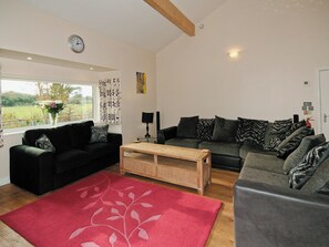 Open plan living/dining room/kitchen | Hidden Garden Cottage, Wainfleet, nr. Skegness
