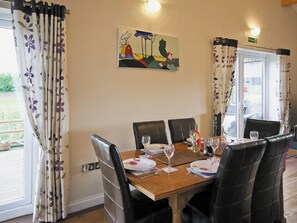 Open plan living/dining room/kitchen | Hidden Garden Cottage, Wainfleet, nr. Skegness
