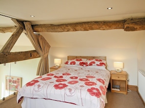 Double bedroom | The Granary, Kinglsey Holt, nr. Ashbourne