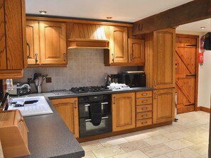 Kitchen/diner | Bridge Farm Holiday Cottages - The Granary, Brigham