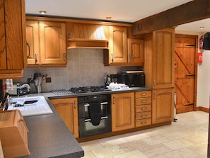 Kitchen/diner | Bridge Farm Holiday Cottages - The Granary, Brigham