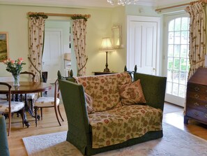 Living room/dining room | Webbery Manor Estate - Garden Cottage, Webbery, nr. Bideford