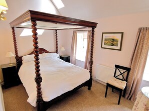 The Clock House four poster bed | Clock House, Mellerstain, nr. Kelso