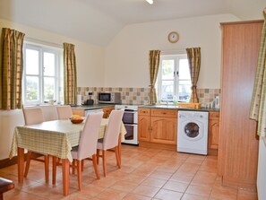 Kitchen/diner | Bank Cottage, Rochford, Tenbury Wells