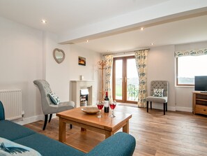 Living room/dining room | Silver Birch Lodge, Horsley, nr. Stroud