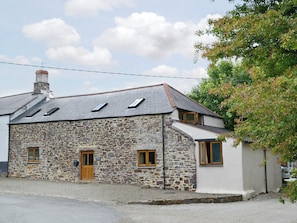 Cosy holiday cottage | The Shippon, St Gennys, Bude