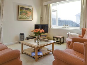 Welcoming living area | Craigneish Bungalow, Trearddur Bay, near Holyhead