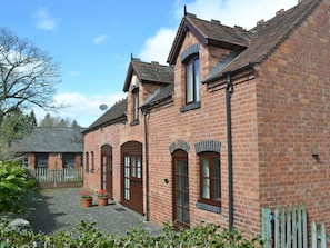 Converted coach house and stables  | Pear Tree Cottage, Strawberry Cottage - Goodmoor Cottages, Wyre Forest, near Bewdley