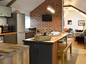 Kitchen/Diner | Aberdaron Retreat- Ty Cam - Aberdaron Retreat, Aberdaron