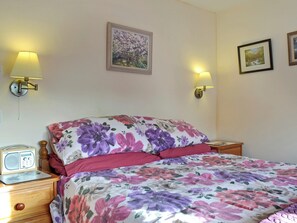 Charming double bedroom | Bridge Cottage, Watchet
