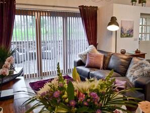 Open plan style living area | The Stables - The Willows, Ruthvoes, near St Columb