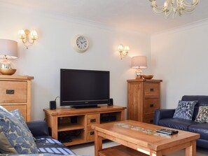 Comfortable living/dining room | The House on the Green, Chipping Norton