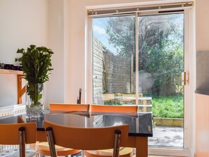 Contemporary diing table and chairs | The House on the Green, Chipping Norton