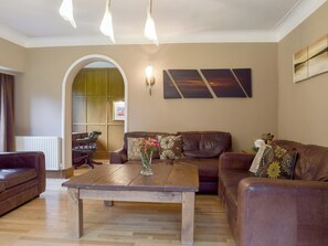Large, comfortable living room | Springfields, Leek