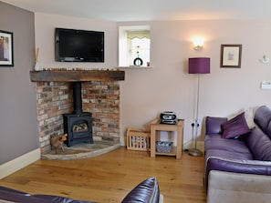 Open plan living/dining room/kitchen | Woldsend Holiday Cottages: Granary Cottage, Rillington