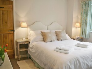 Double bedroom | Albans Barnyard - Cox Cottage, Pembury, nr. Tunbridge Wells