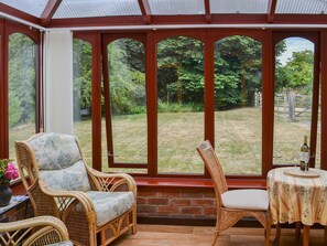 Light and airy conservatory | The Old Stable, Southrey, near Lincoln