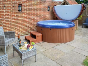 Relaxing private hot tub | Roosters - Mill Farm Cottages, Near Chapel St Leonards
