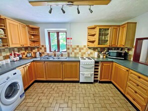 Kitchen | Fox Cottage - Kingrove Farm, Chipping Sodbury