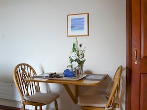 Intimate dining area | Low Tide - Low Tide and High Tide, Cellardyke, near Anstruther