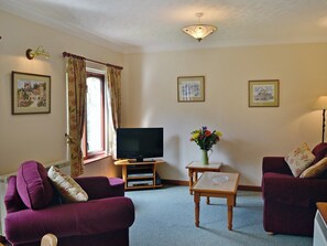 Homely living/dining room | Waterwheel - Maidenholm, Dalbeattie, near Dumfries