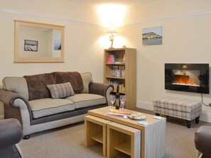 Attractive living room | Montrose, New Quay