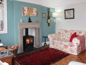 Living room/dining room | Thorncliffe Cottage, Tideswell, near Bakewell