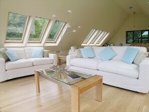 Open plan living/dining room/kitchen | Wadadli Lodge, Ivybridge
