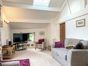 Spacious living room | Hilltop Barn, Starbotton, near Skipton