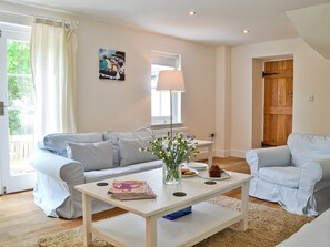 Light and airy living room | Llangrannog - Cei Newydd, Mwnt and Llangrannog, Nanternis near New Quay