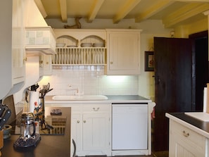 Well equipped kitchen | Mullions - Mullions and Mushroom Cottage, Castleton