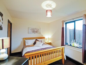 Double bedroom | Treacle Cottage, West Hythe, nr. Romney Marsh