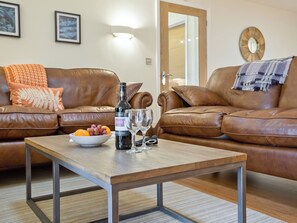 Open plan living/dining room/kitchen | The Bunker, Sennen